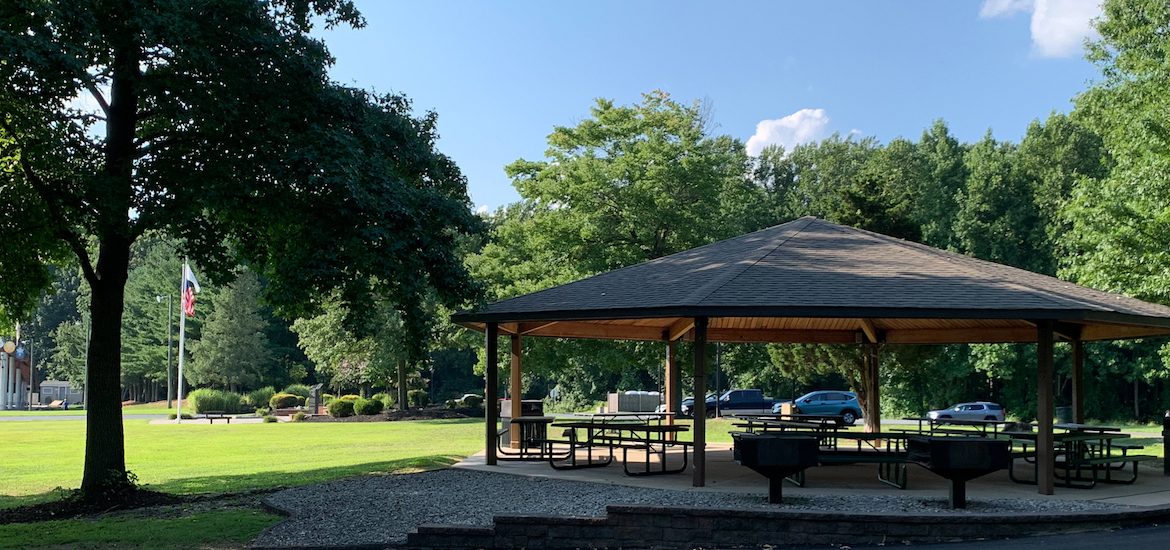 Pavilion and covered picnic space at Washington Lake Park.